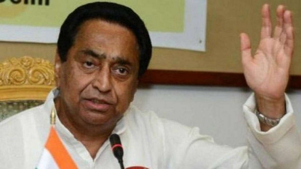 कमलनाथ, केंद्रीय मंत्री तोमर को काले झंडे दिखाए
